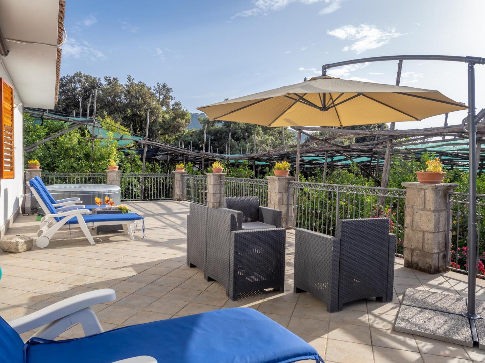 Giardino Di Nonno Lucio - Surrounded By Lemon Tree * Piano di Sorrento